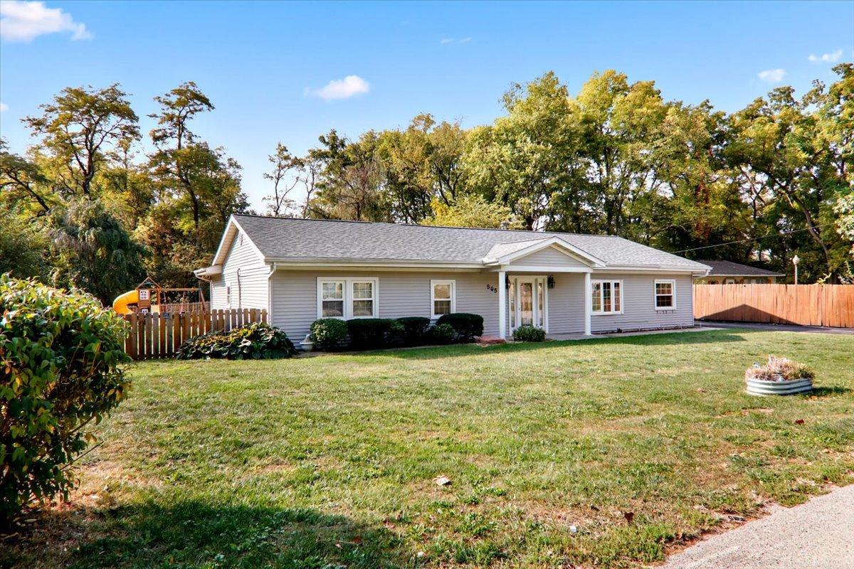 505 E Vorey St., Heyworth, IL 61745