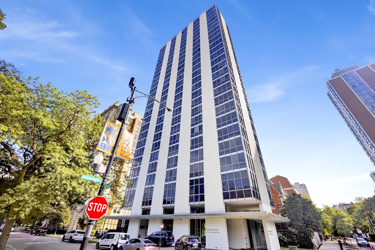 1555 N Dearborn Pkwy. #4c, Chicago, IL 60610