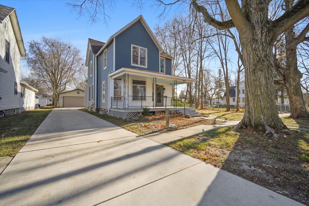 209 N 7th St., Fairbury, IL 61739