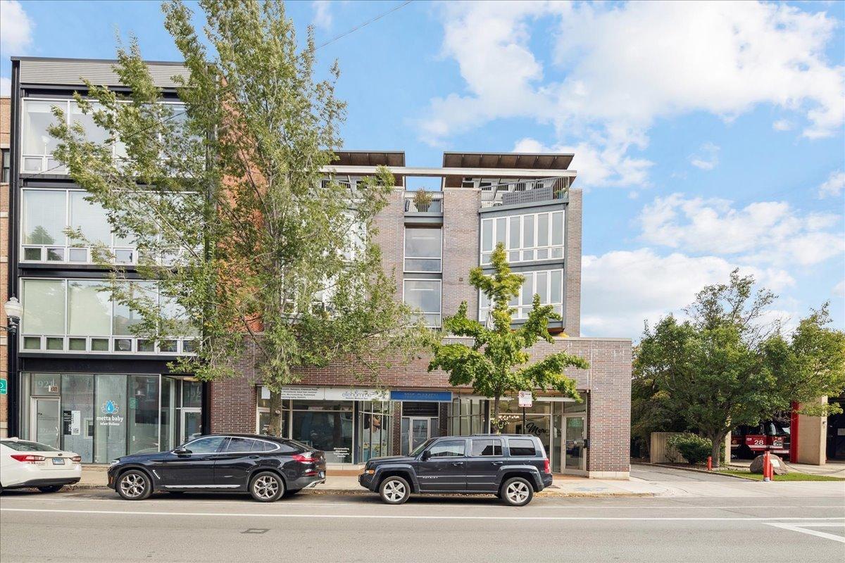 1915 N Damen Ave. #A, Chicago, IL 60647