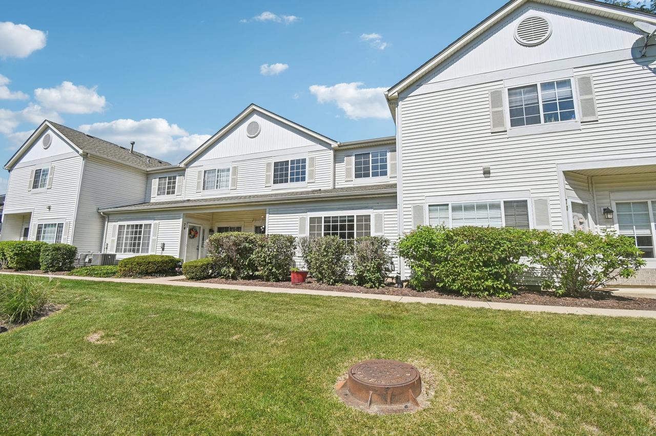 72 Heather Glen Dr., Aurora, IL 60504