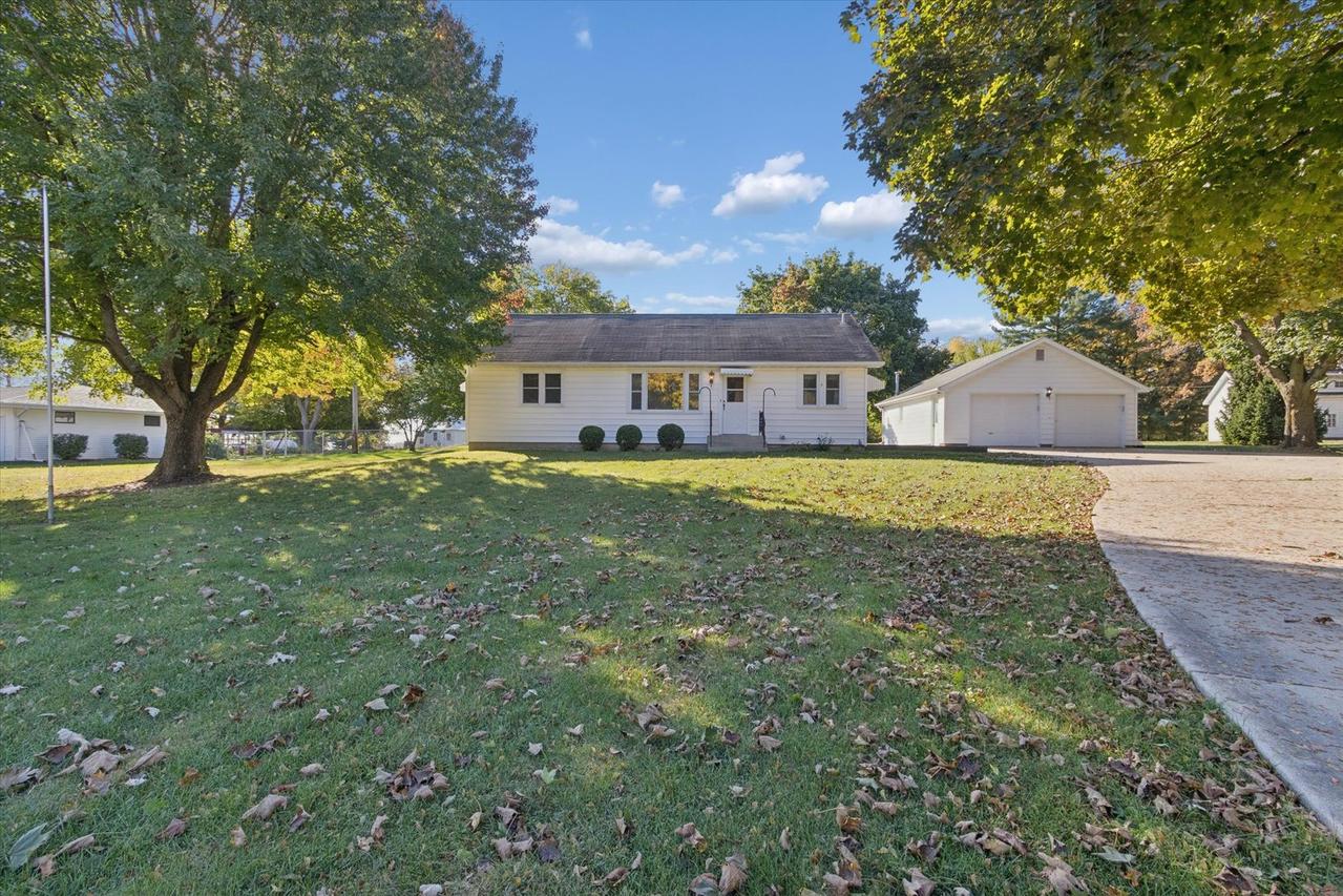 3723 Us Business 20 W, Freeport, IL 61032