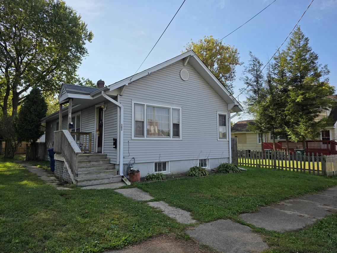 803 Broadway Ave., North Chicago, IL 60064