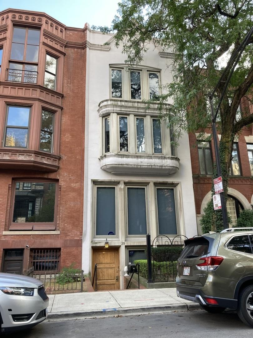 29 E Scott St., Chicago, IL 60610
