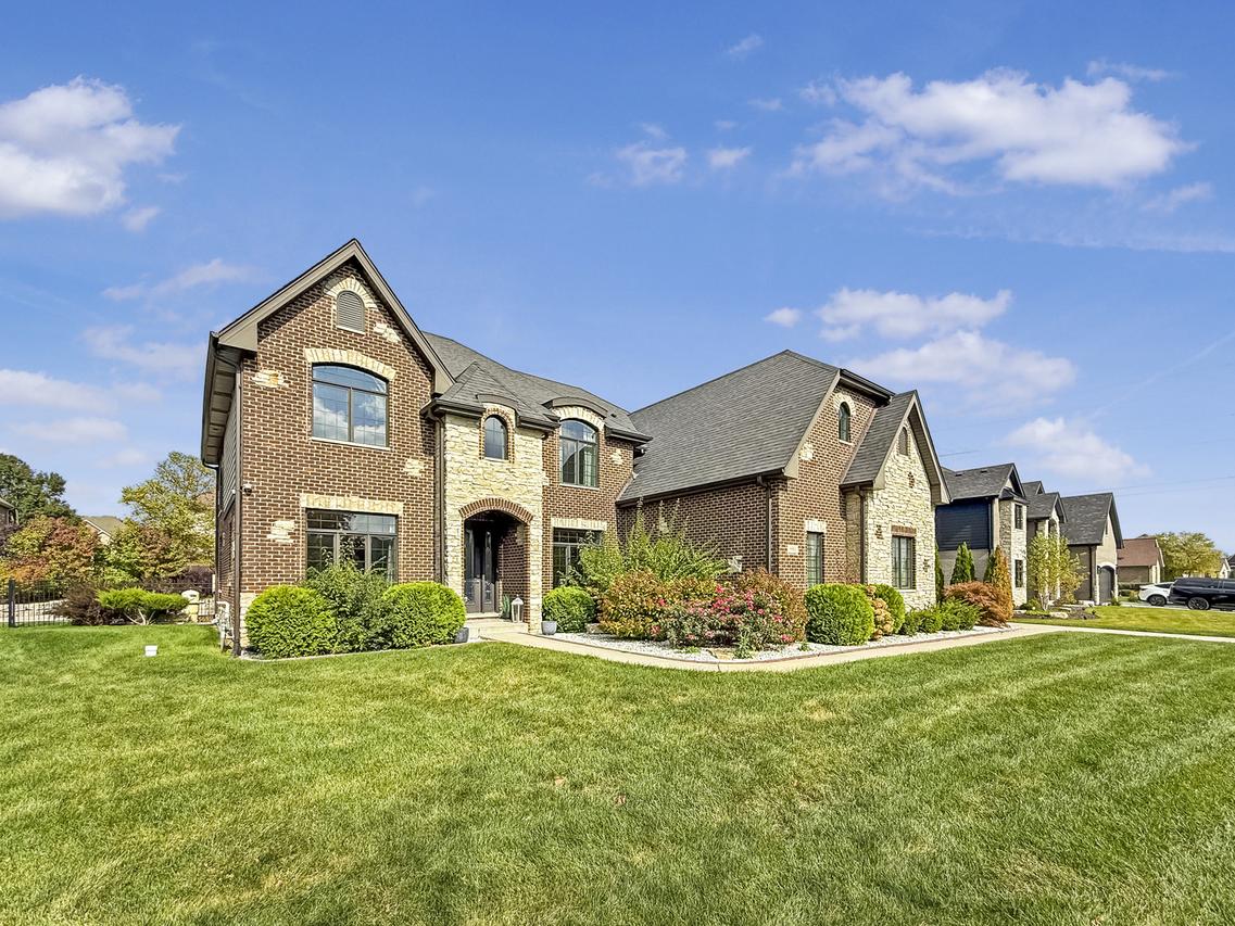 8884 Port Washington Dr., Frankfort, IL 60423