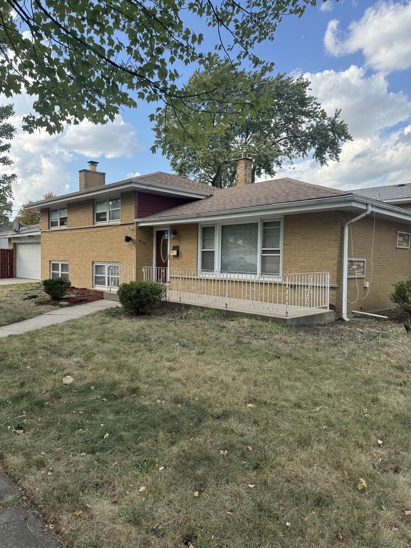 9558 S Sacramento Ave., Evergreen Park, IL 60805