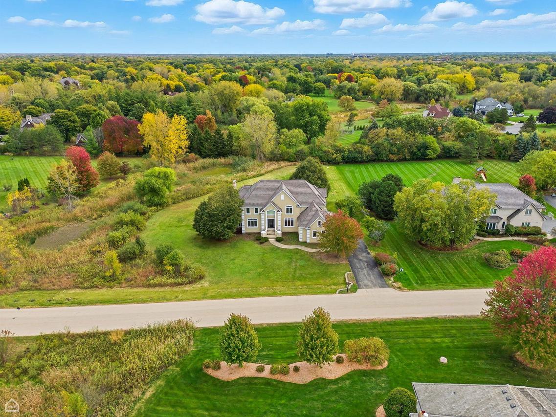 1763 Country Club Dr., Long Grove, IL 60047