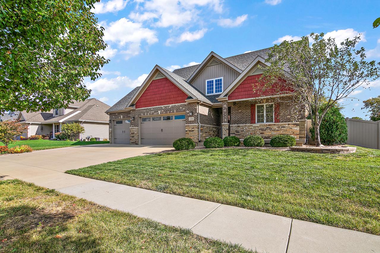 1230 Eagle Bluff Dr., Bourbonnais, IL 60914