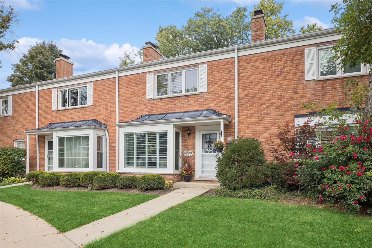 494 Old Surrey Rd., Hinsdale, IL 60521