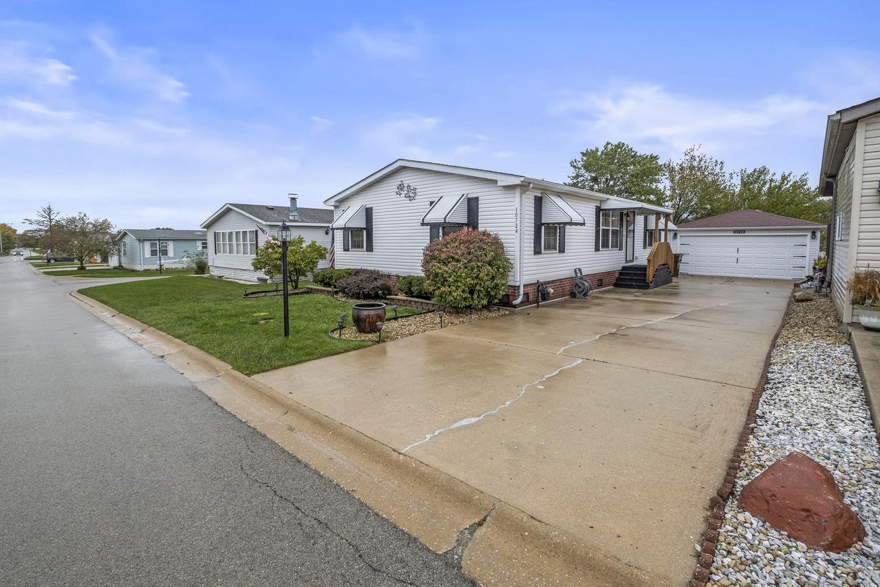 10724 Gateway Dr., Frankfort, IL 60423