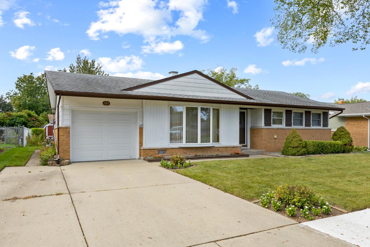 509 Shadywood Ln., Elk Grove Village, IL 60007