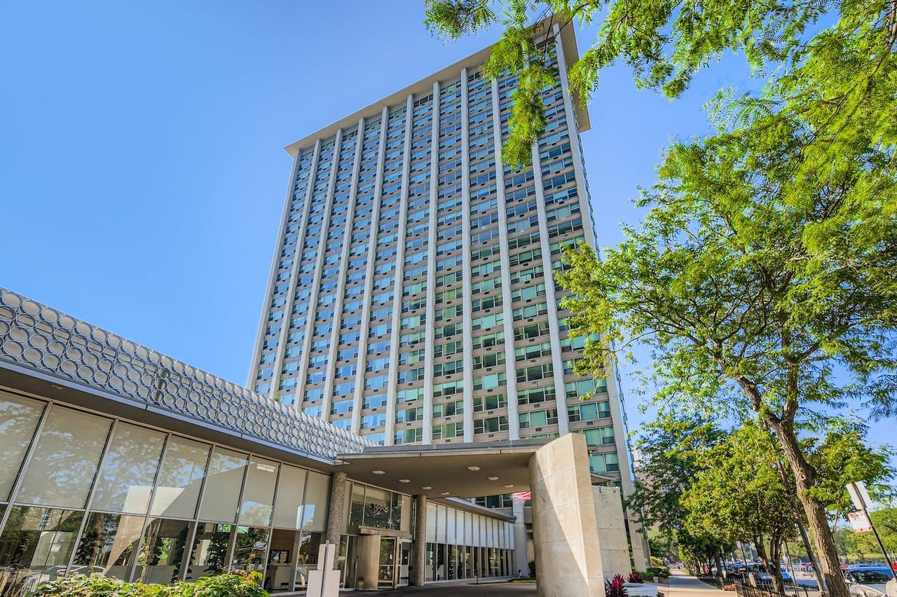 3600 N Lake Shore Dr. #1323, Chicago, IL 60613