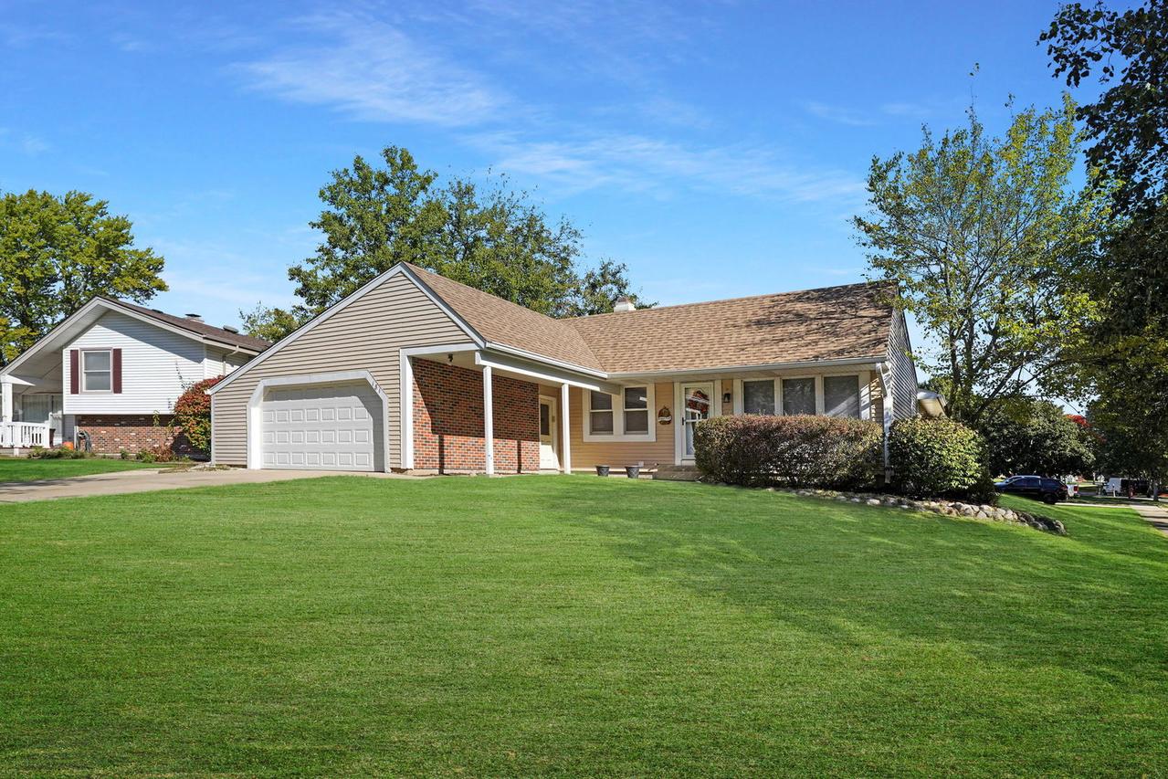 181 Lakeview Ct., Bloomingdale, IL 60108