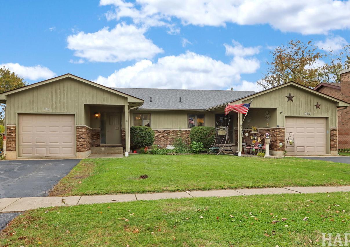 920 Pleasant St., Woodstock, IL 60098
