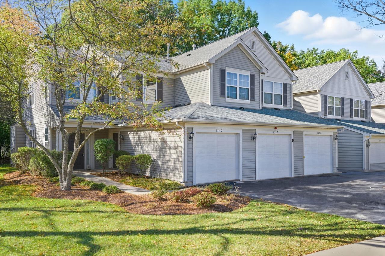 1317 Brookdale Dr., Carpentersville, IL 60110