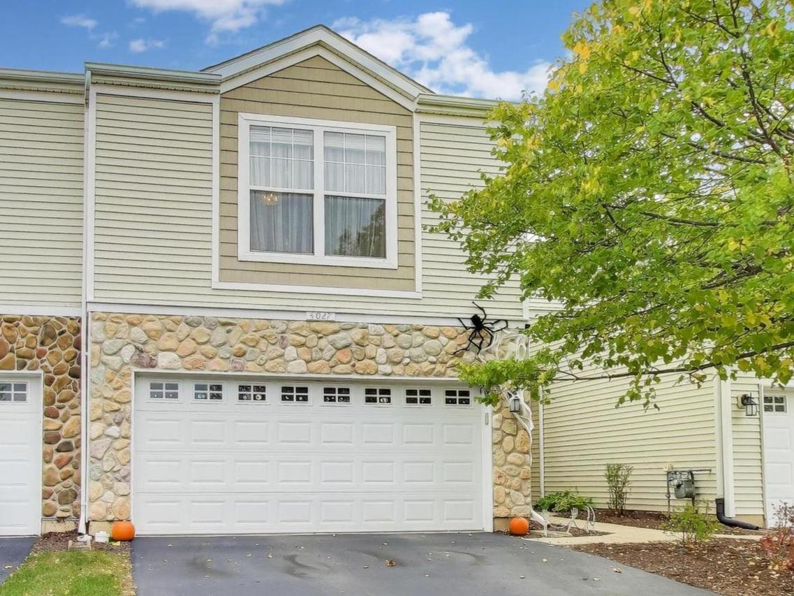 4027 Blackstone Dr., Aurora, IL 60504