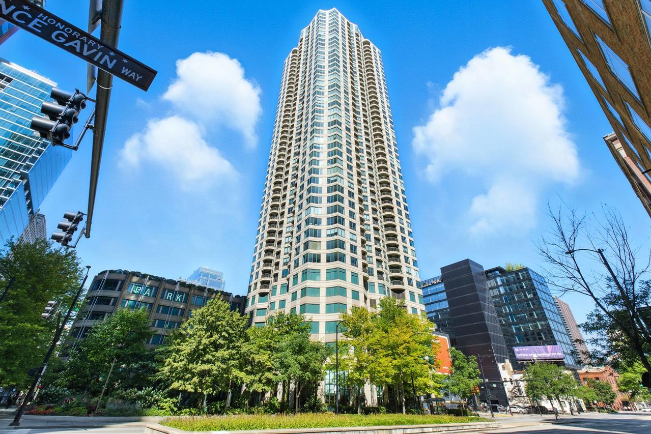 400 N La Salle St. #1705, Chicago, IL 60654