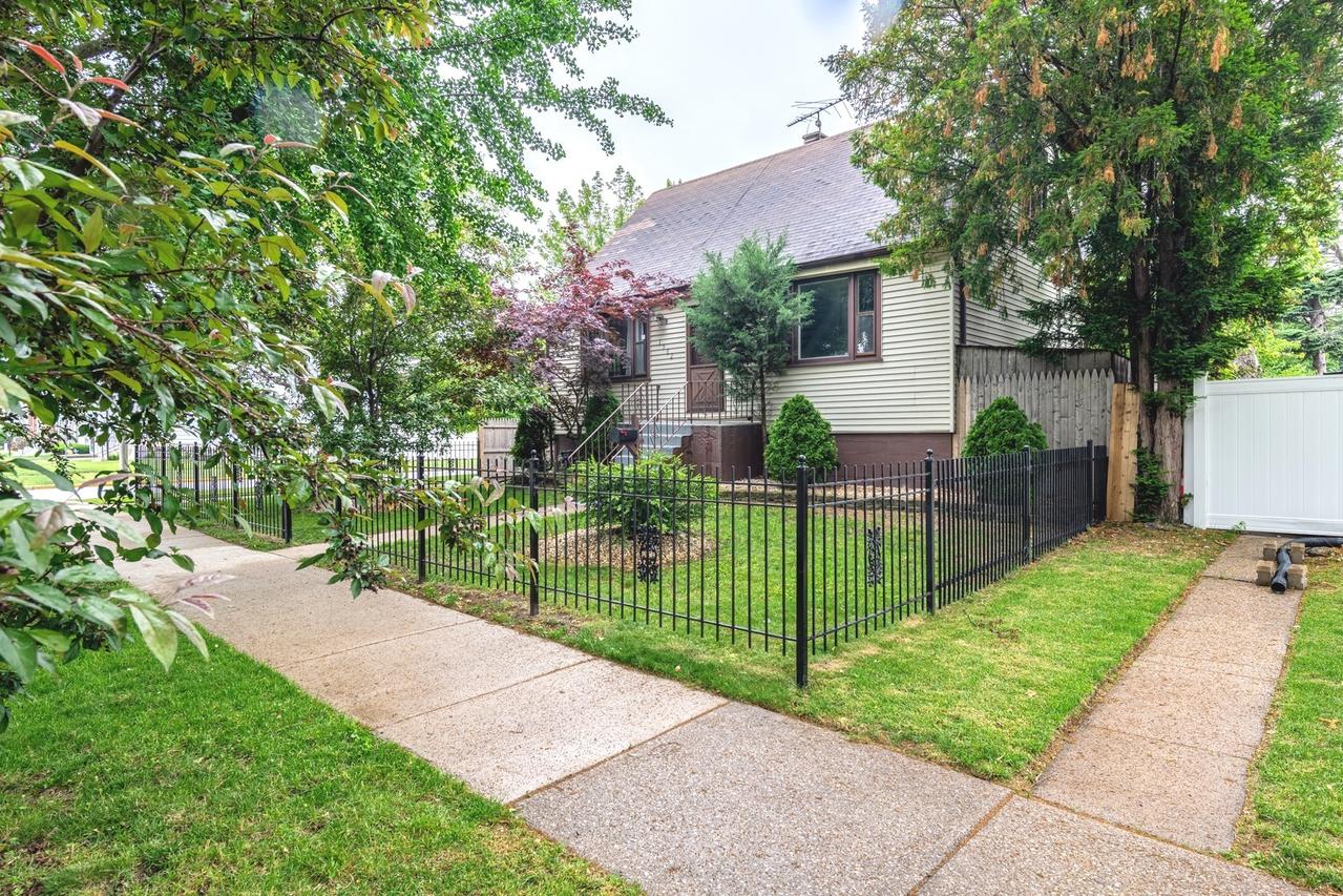 1502 N 34th Ave., Melrose Park, IL 60160