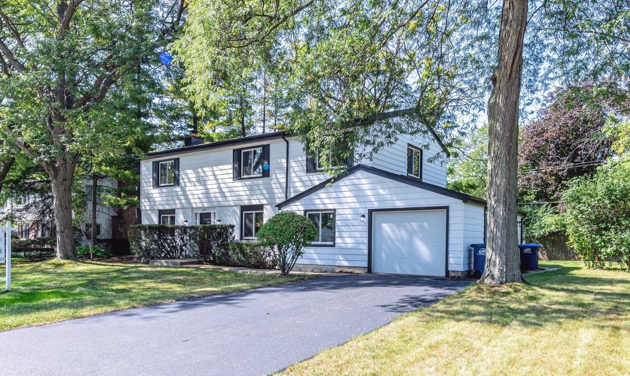312 Pine St., Deerfield, IL 60015