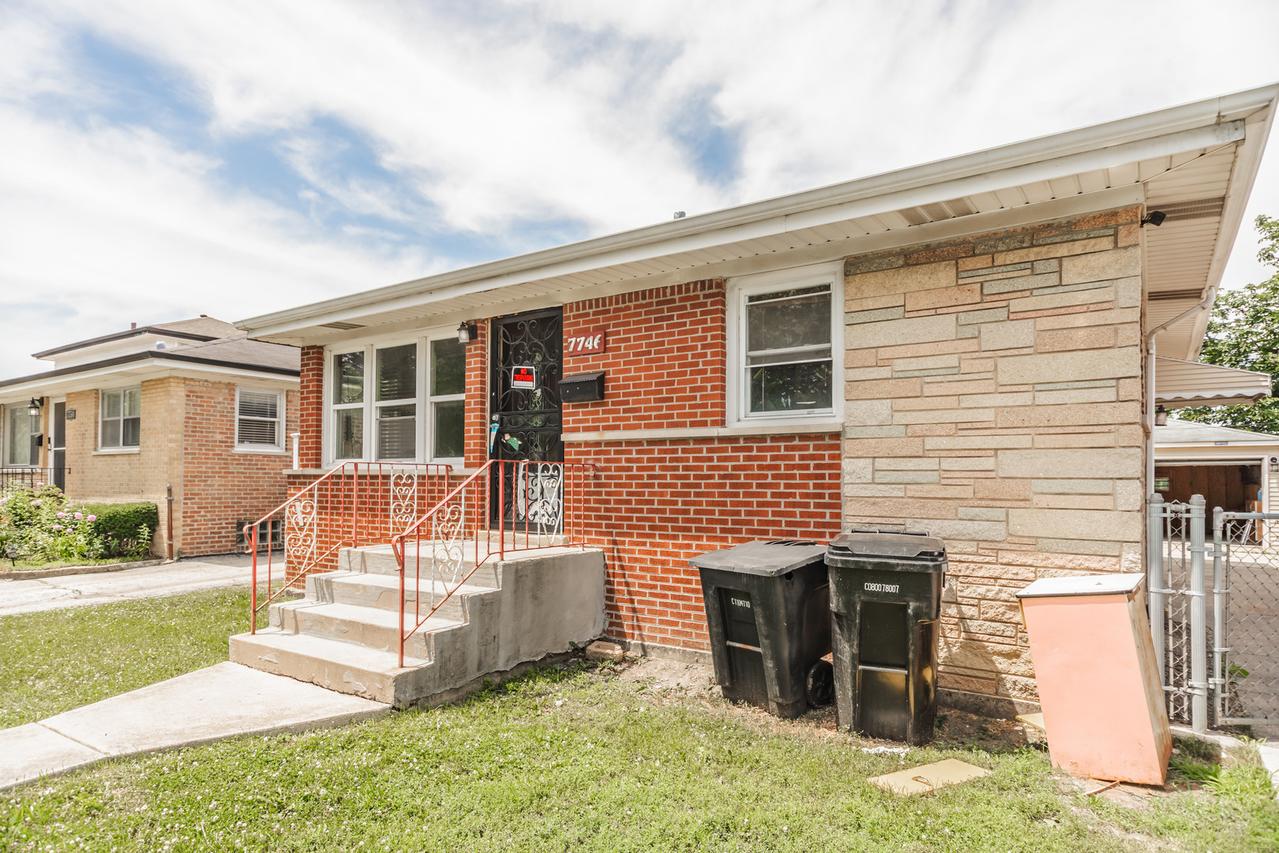7746 S Kolmar Ave., Chicago, IL 60652