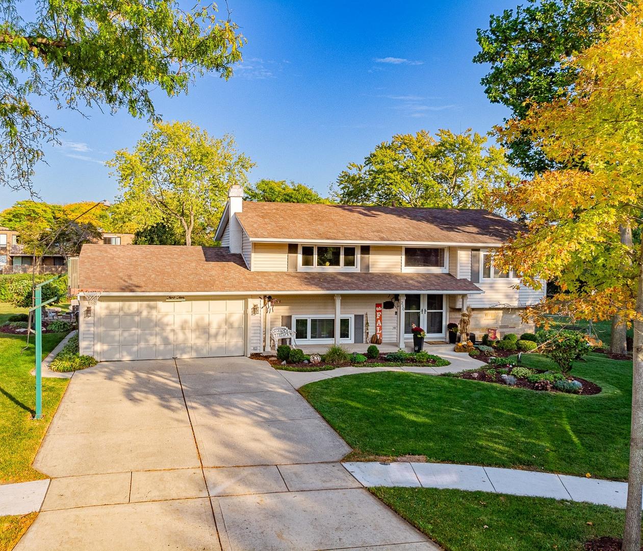 210 Yarmouth Rd., Elk Grove Village, IL 60007