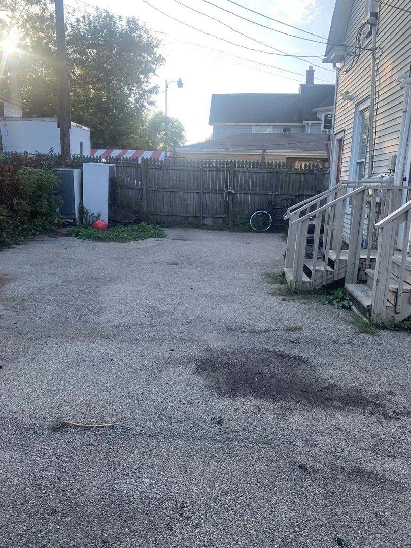 613 Washington St., Waukegan, IL 60085