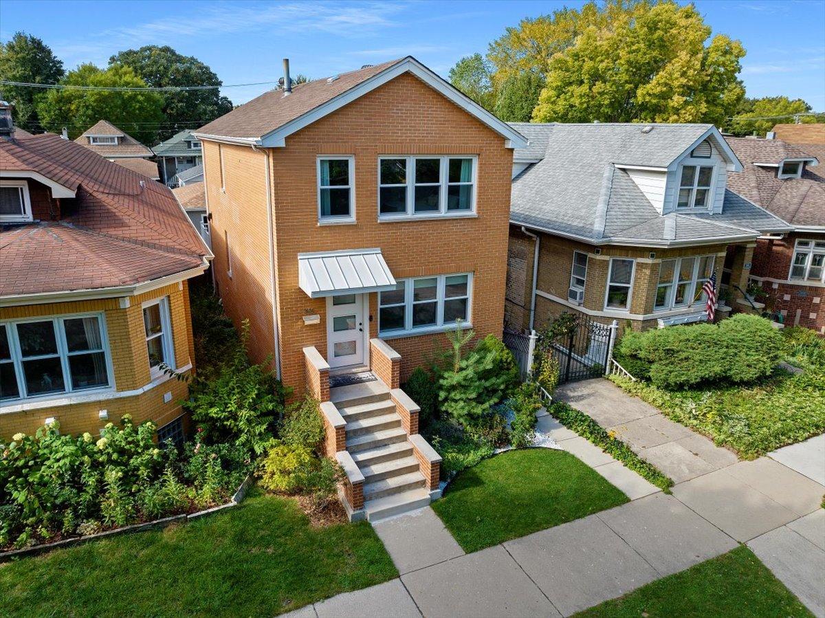 3634 N Mozart St., Chicago, IL 60618