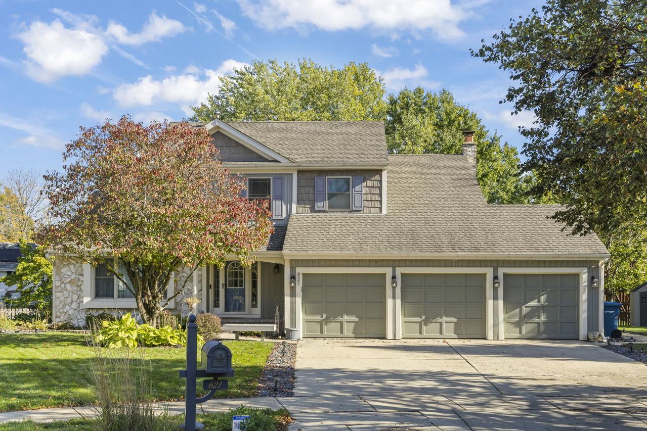 621 Lindsay Ct., West Dundee, IL 60118