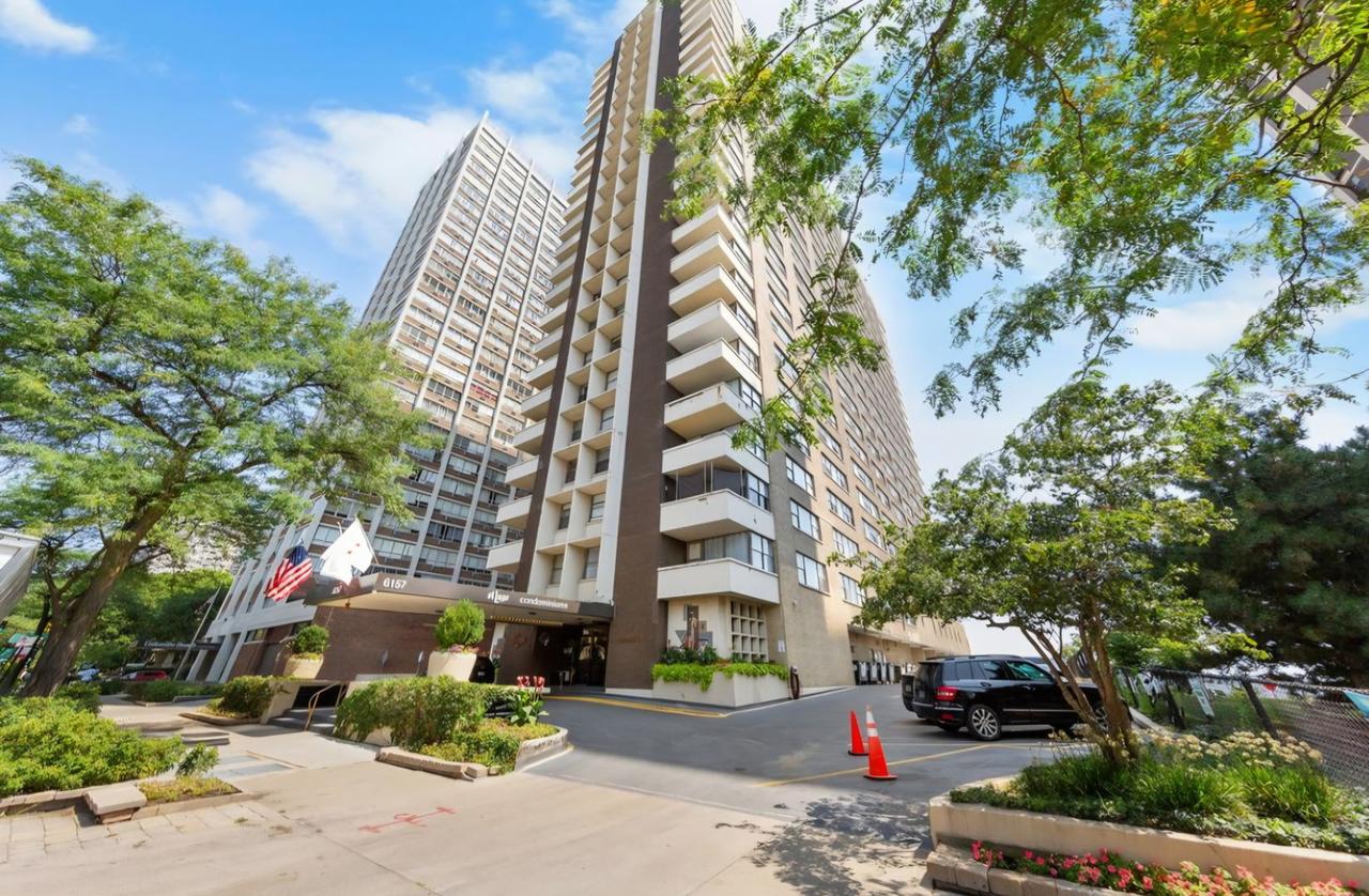 6157 N Sheridan Rd. #25A, Chicago, IL 60660