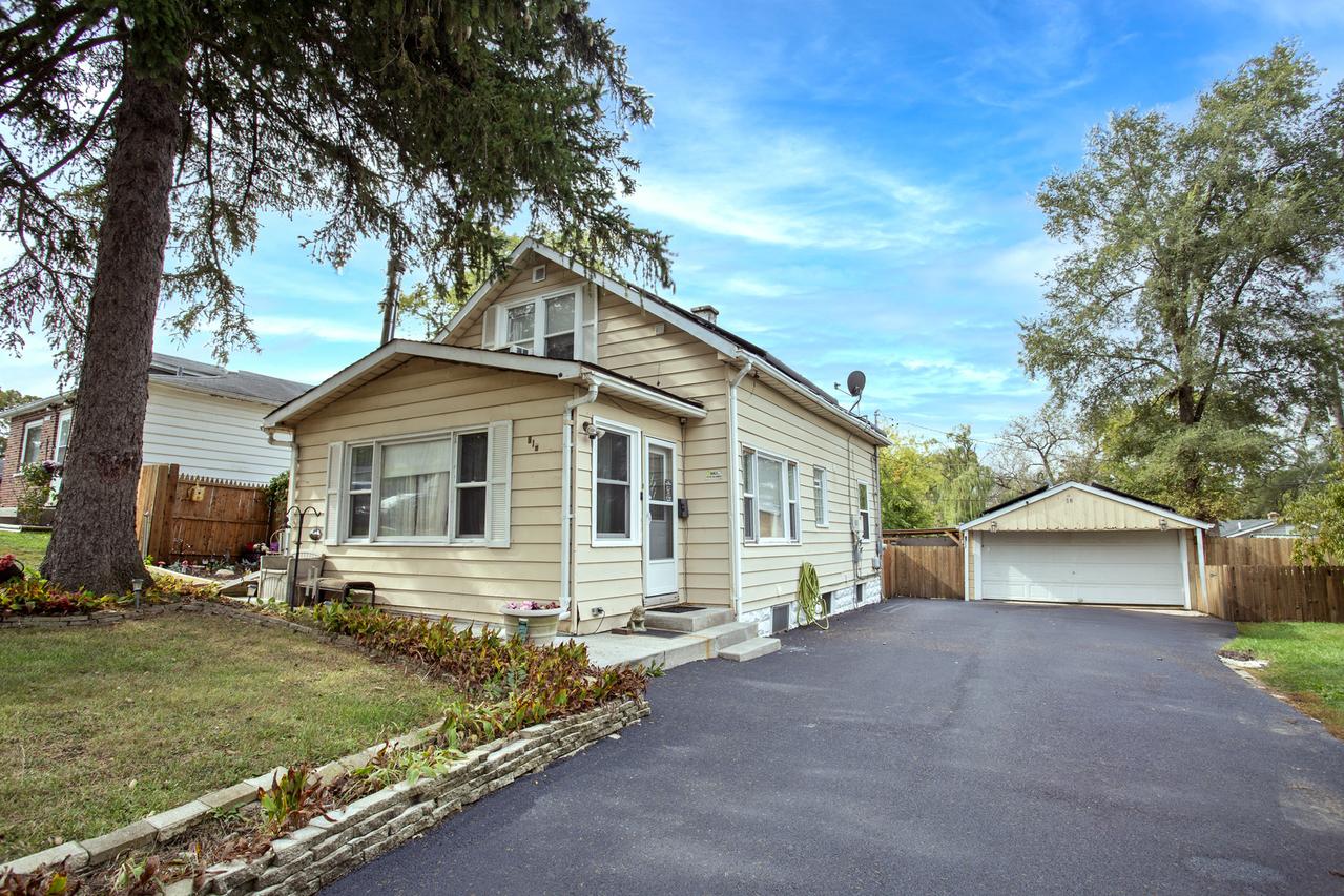 918 N Clarendon Dr., Round Lake Beach, IL 60073