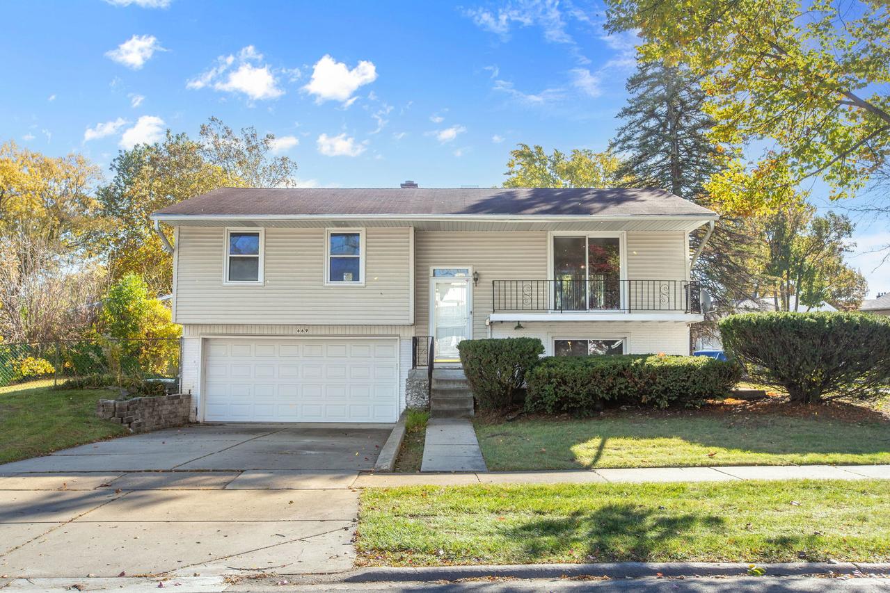 669 White Pine Rd., Buffalo Grove, IL 60089