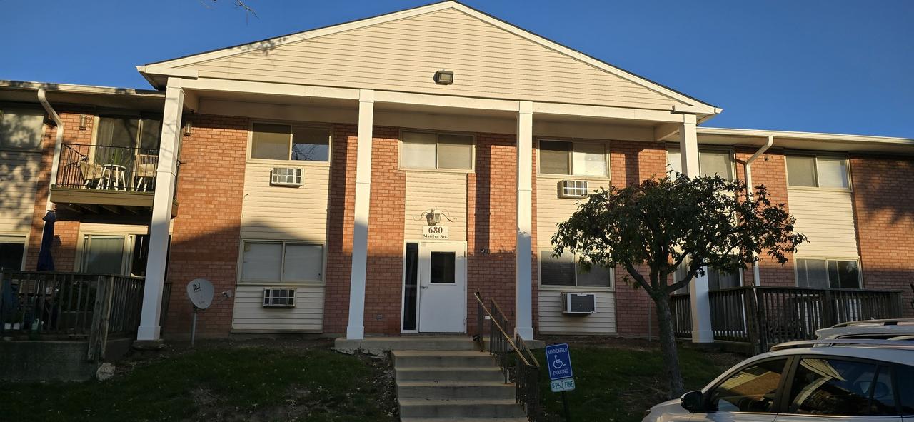 680 Marilyn Ave. #104, Glendale Heights, IL 60139
