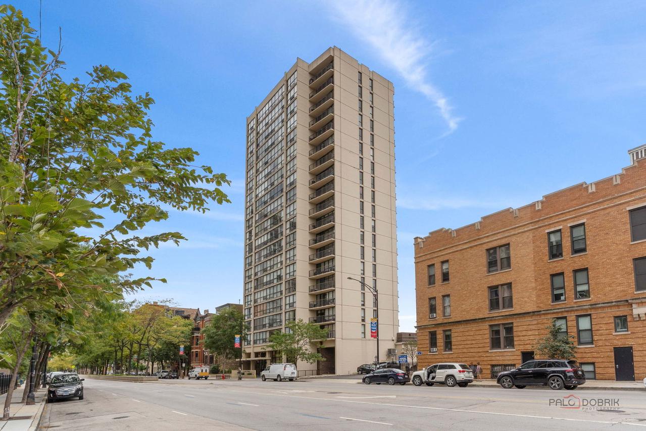 1540 N La Salle Dr. #301, Chicago, IL 60610