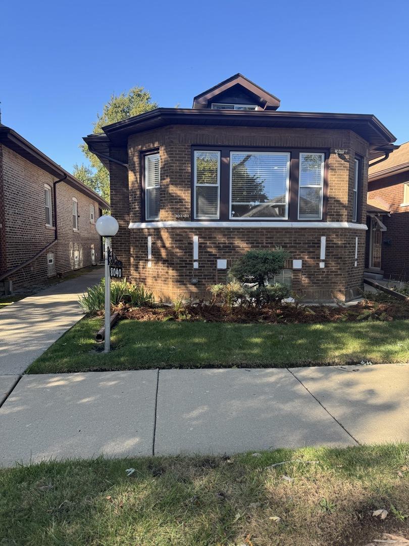 8040 S Luella Ave., Chicago, IL 60617