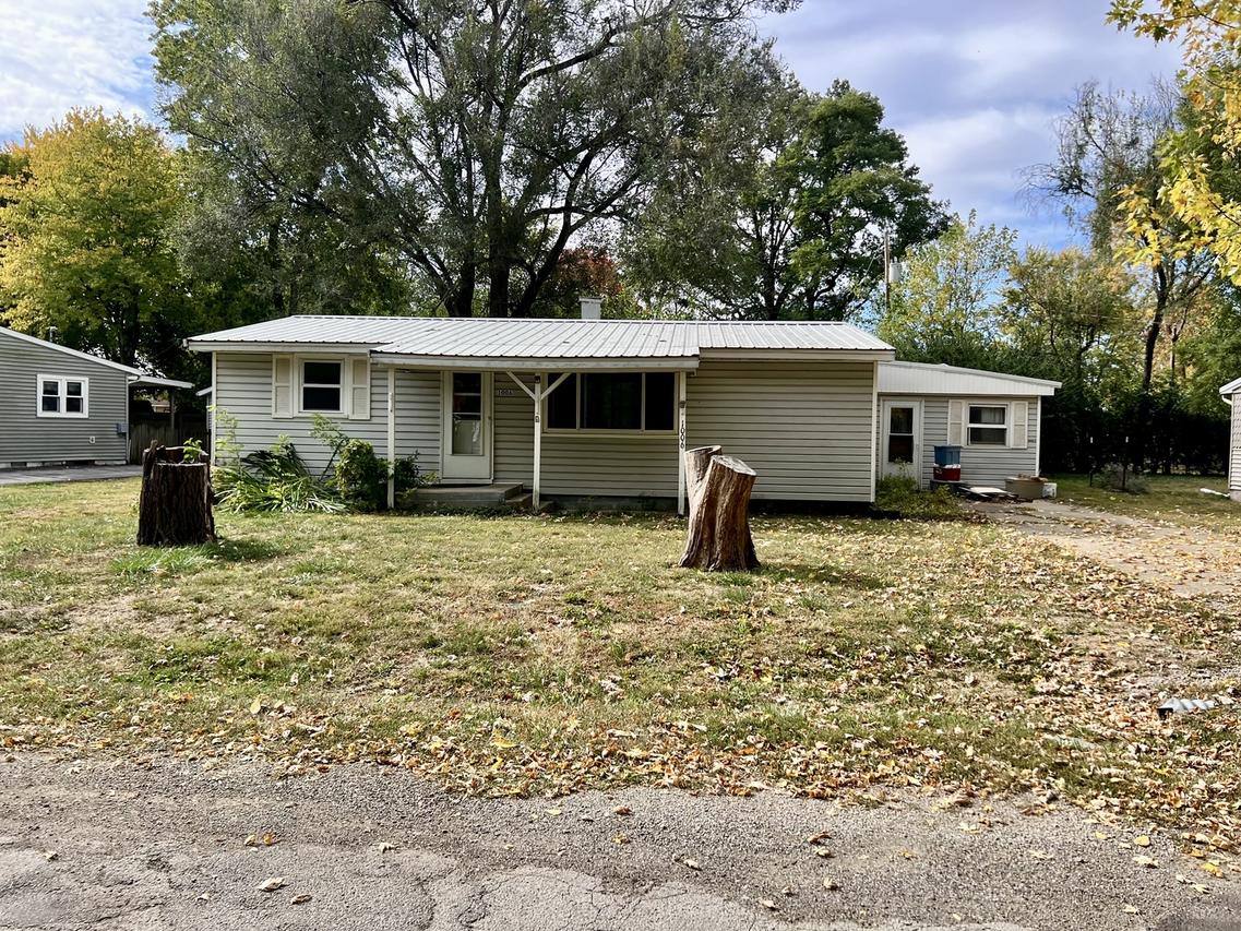 1006 S Pleasantview Dr., Tuscola, IL 61953