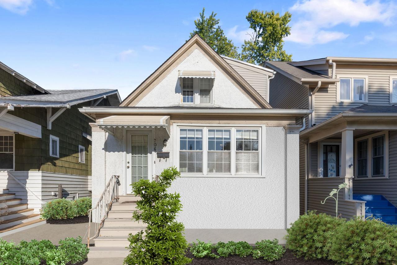 706 S Oak Park Ave., Oak Park, IL 60304