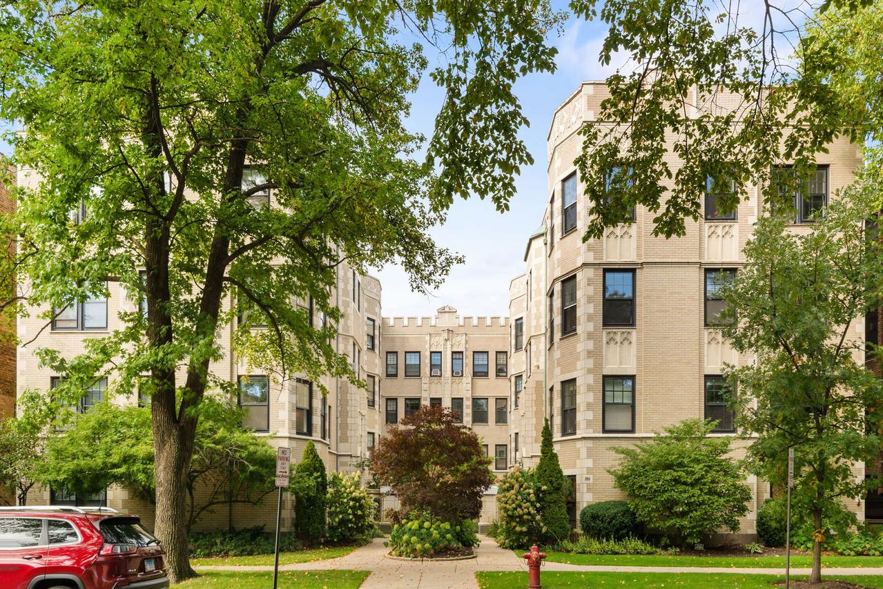 548 Sheridan Rd. #2N, Evanston, IL 60202