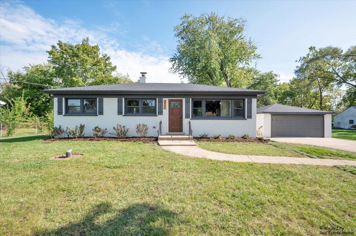 3401 N Ellen Dr., Arlington Heights, IL 60004