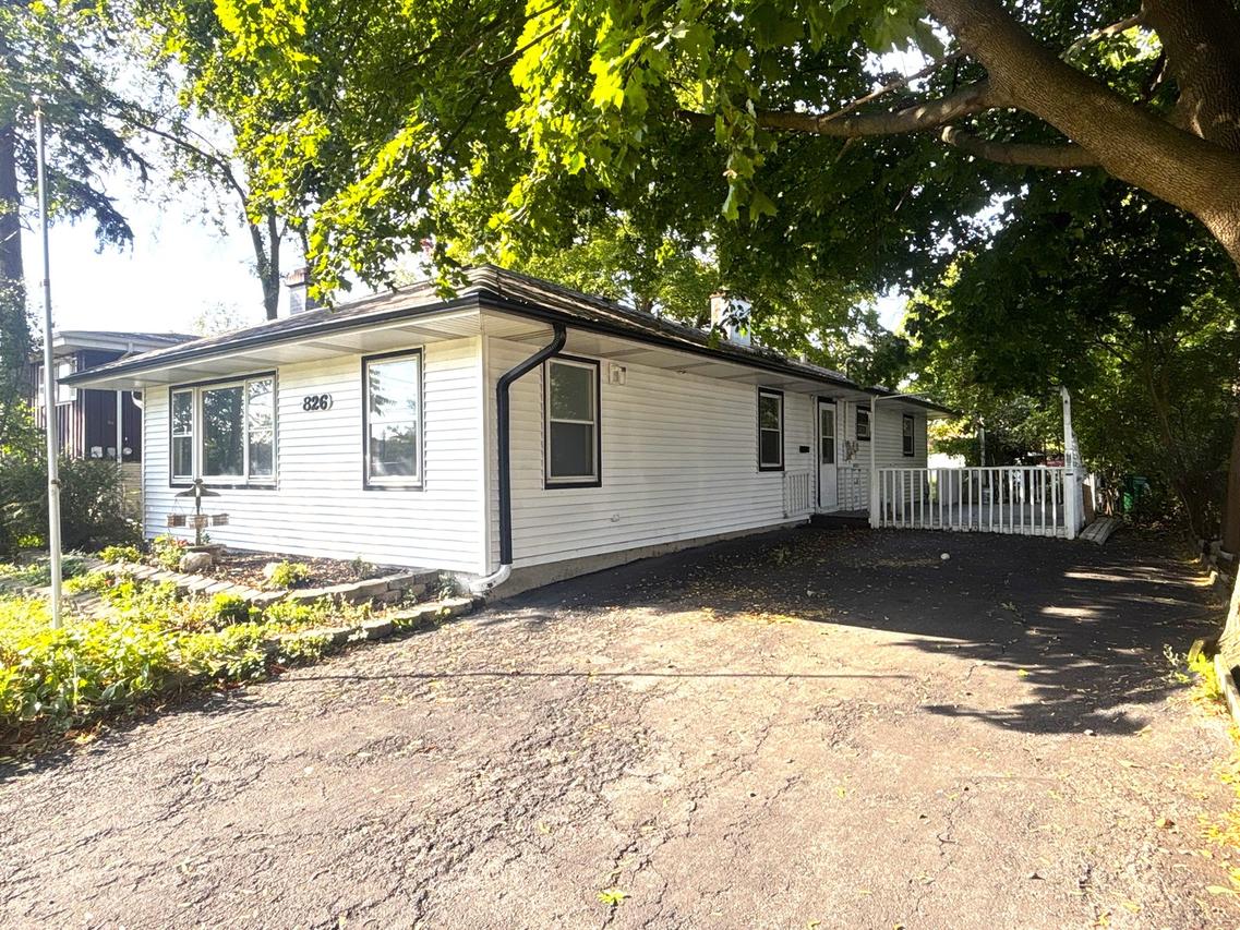 826 S Main St., Lombard, IL 60148