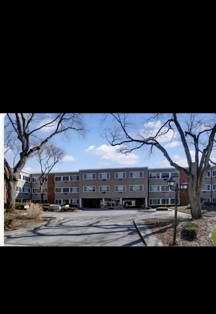 1141 Leavitt Ave. #115, Flossmoor, IL 60422