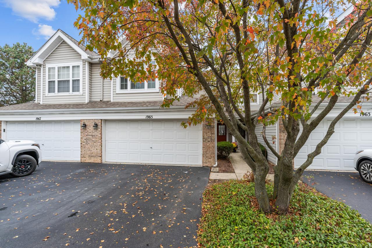 1965 Town Dr., Naperville, IL 60565