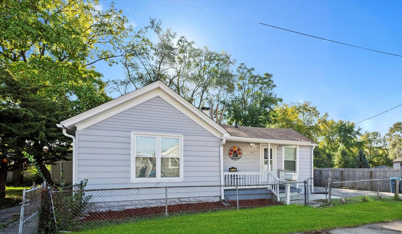 572 Middle Ave., Aurora, IL 60506