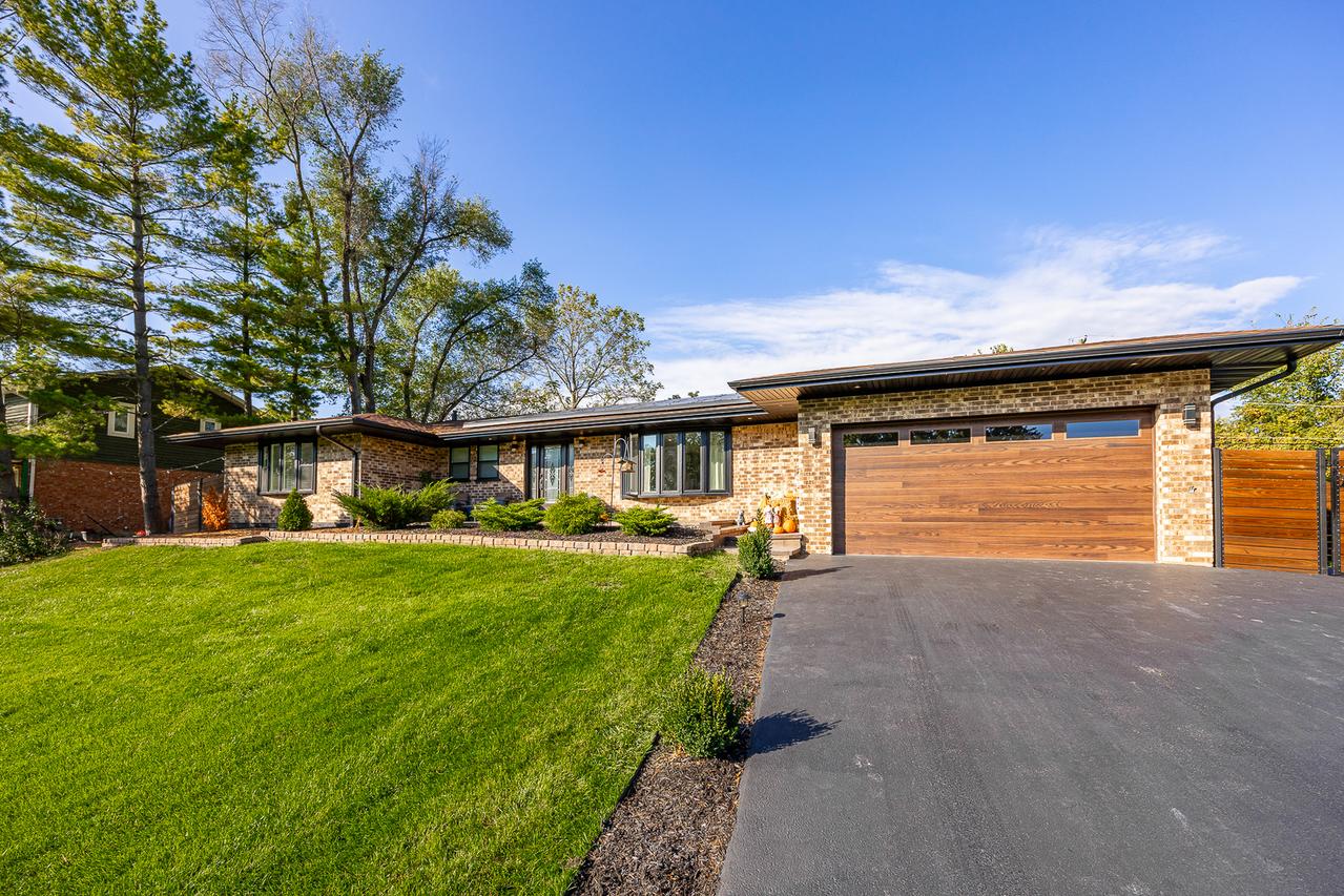 1208 N Doe Rd., Palatine, IL 60067