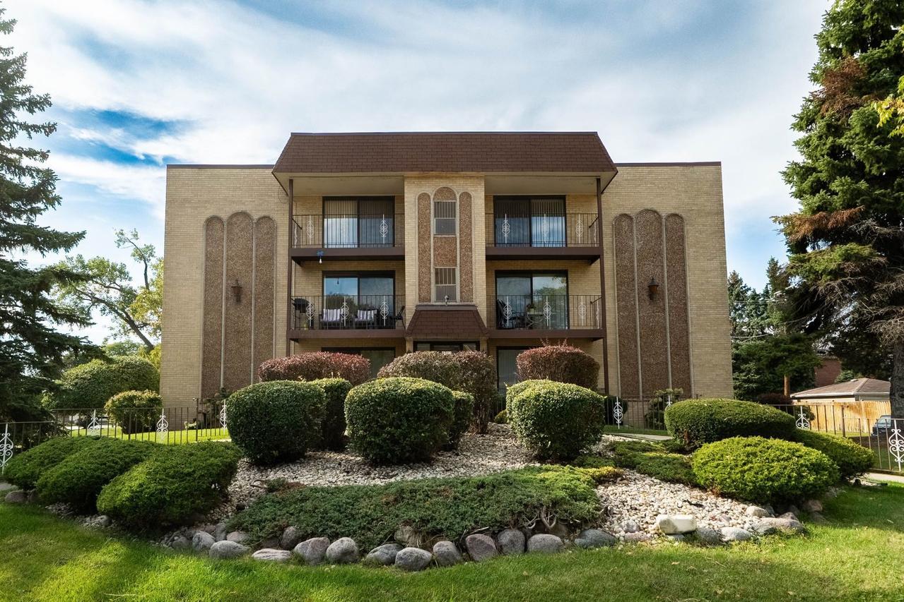 4702 N Austin Ave. #302, Chicago, IL 60630