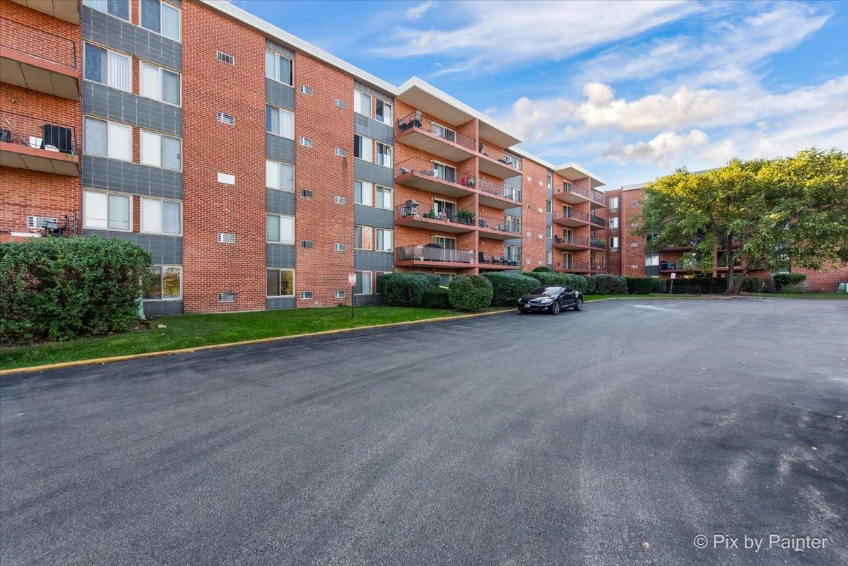 16 E Old Willow Rd. #417S, Prospect Heights, IL 60070