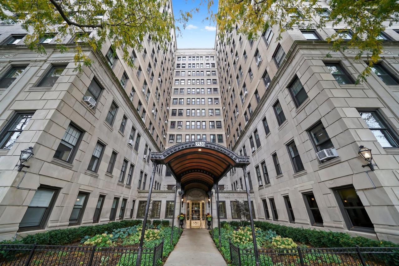3520 N Lake Shore Dr. #4M, Chicago, IL 60657