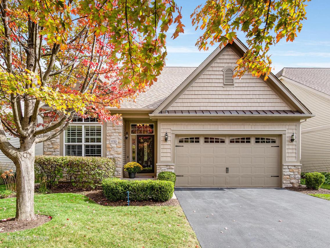 1732 Briarheath Dr., Aurora, IL 60505