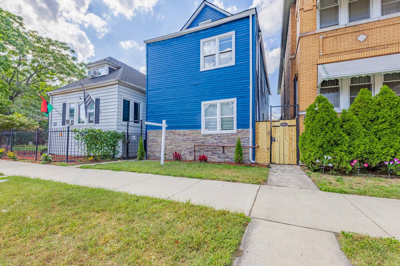 8428 S Escanaba Ave., Chicago, IL 60617