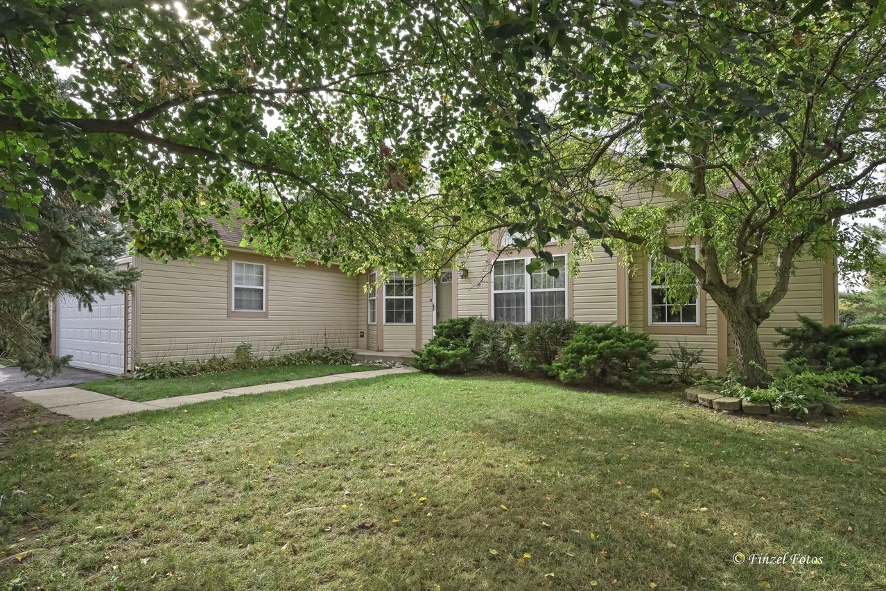 1561 Cumberland Pkwy., Algonquin, IL 60102