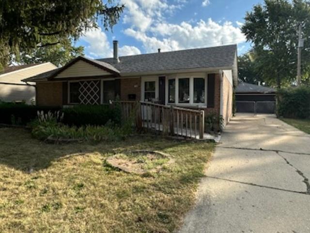 735 Geneva Ave., Romeoville, IL 60446